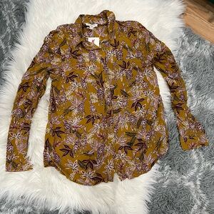 beachlunchlounge Mustard and Purple Giraffe Pattern Top NWT